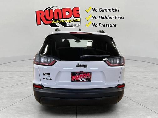 2023 Jeep Cherokee Altitude Lux