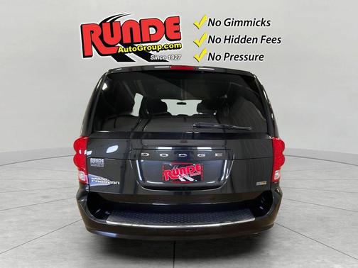 Black 2017 Dodge Grand Caravan SE