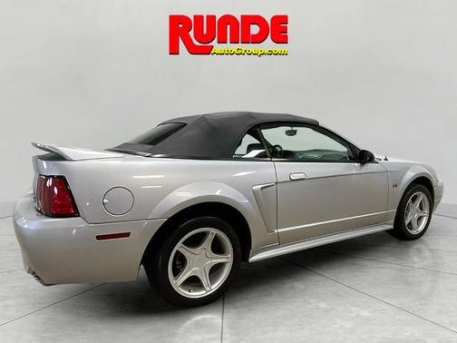 2000 Ford Mustang GT