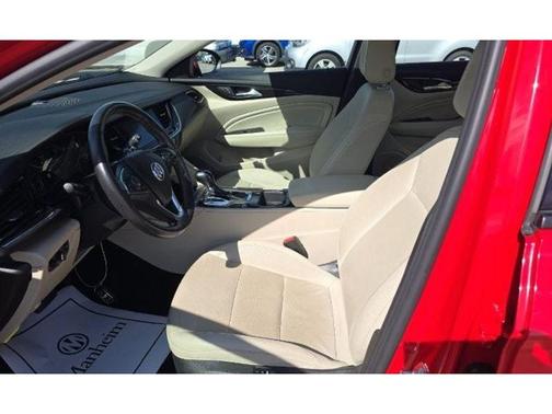 2018 Buick Regal TourX Essence