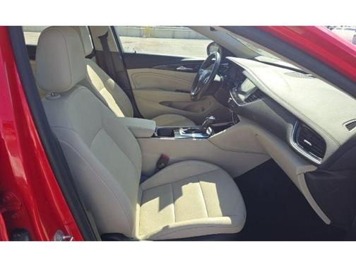 2018 Buick Regal TourX Essence