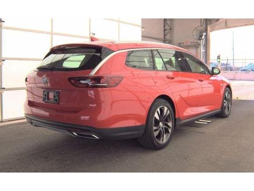 2018 Buick Regal TourX Essence