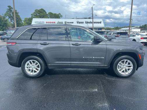 2023 Jeep Grand Cherokee Laredo 4x4