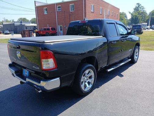 Diamond Black Crystal Pearlcoat 2022 RAM 1500 Big Horn/Lone Star
