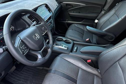 Crystal Black Pearl 2023 Honda Passport AWD TrailSport