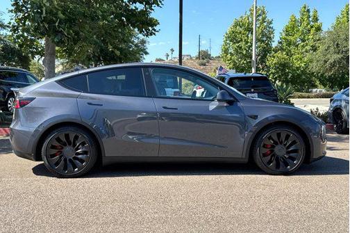 2022 Tesla Model Y Performance Dual Motor All-Wheel Drive