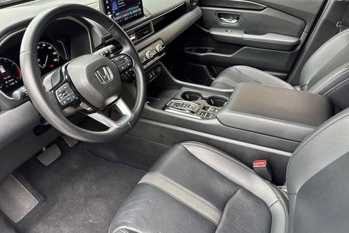 Platinum White Pearl 2023 Honda Pilot 2WD EX-L 8 Passenger