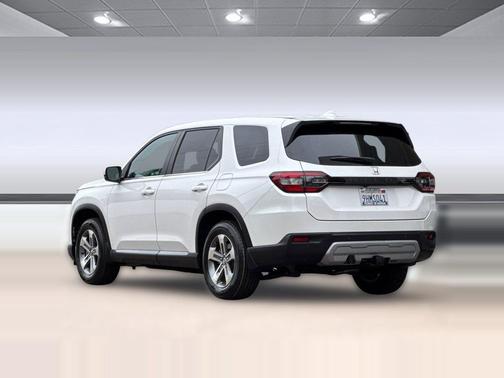 Platinum White Pearl 2023 Honda Pilot 2WD EX-L 8 Passenger