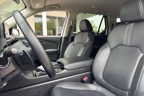 Platinum White Pearl 2023 Honda Pilot 2WD EX-L 8 Passenger