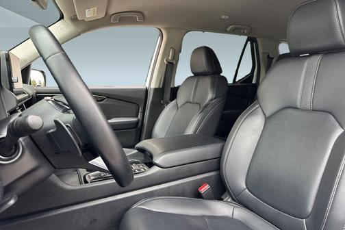 Platinum White Pearl 2023 Honda Pilot 2WD EX-L 8 Passenger