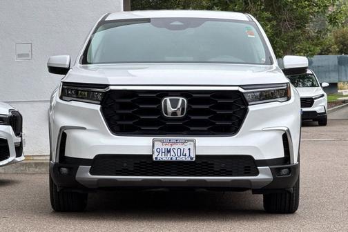 Platinum White Pearl 2023 Honda Pilot 2WD EX-L 8 Passenger