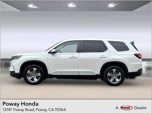 Platinum White Pearl 2023 Honda Pilot 2WD EX-L 8 Passenger