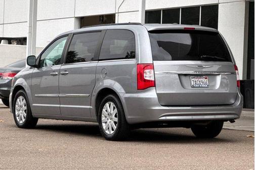 2013 Chrysler Town & Country Touring