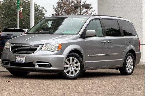 2013 Chrysler Town & Country Touring