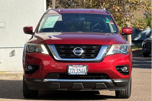 2017 Nissan Pathfinder SV