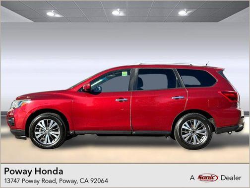 2017 Nissan Pathfinder SV