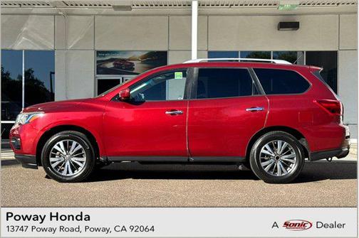 2017 Nissan Pathfinder SV