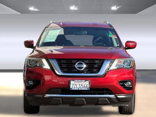 2017 Nissan Pathfinder SV