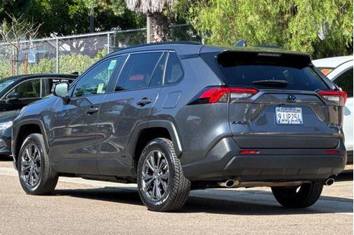 2023 Toyota RAV4 Hybrid XLE Premium