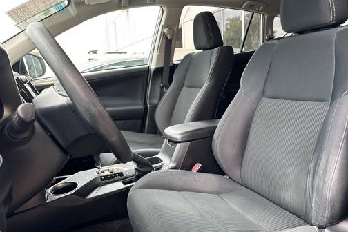 Classic Silver Metallic 2013 Toyota RAV4 XLE
