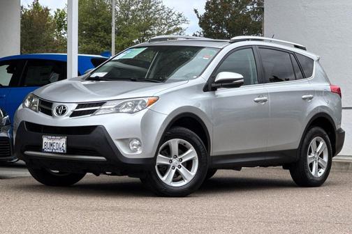 Classic Silver Metallic 2013 Toyota RAV4 XLE