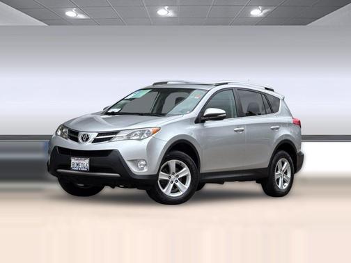 Classic Silver Metallic 2013 Toyota RAV4 XLE