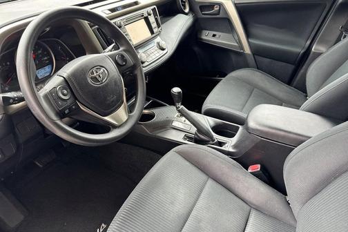 Classic Silver Metallic 2013 Toyota RAV4 XLE