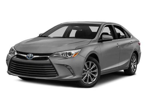Super White 2017 Toyota Camry Hybrid LE