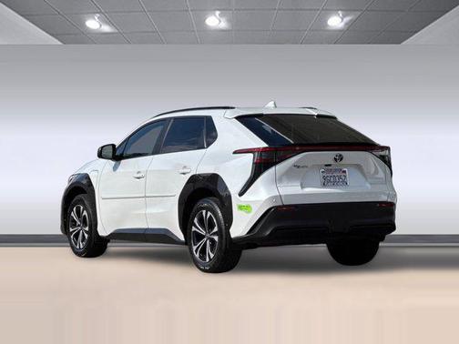 Wind Chill Pearl 2023 Toyota bZ4X XLE