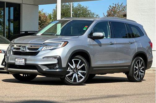 2022 Honda Pilot Touring 8-Passenger