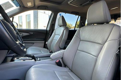 2022 Honda Pilot Touring 8-Passenger
