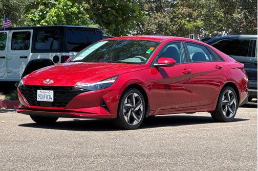 2023 Hyundai ELANTRA SEL