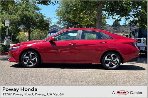 2023 Hyundai ELANTRA SEL