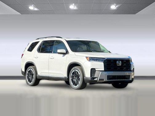 Platinum White Pearl 2026 Honda Pilot Touring 8-Passenger
