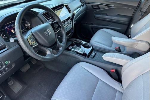 Platinum White Pearl 2023 Honda Passport AWD Elite