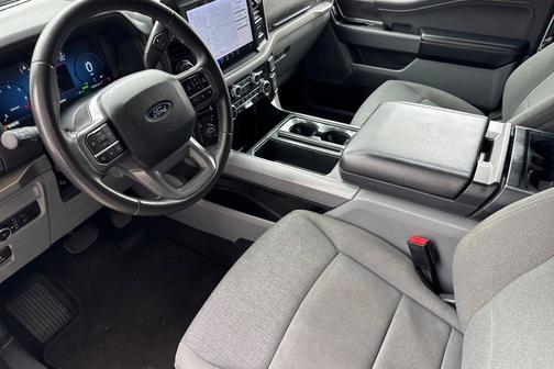Oxford White 2024 Ford F-150 XLT