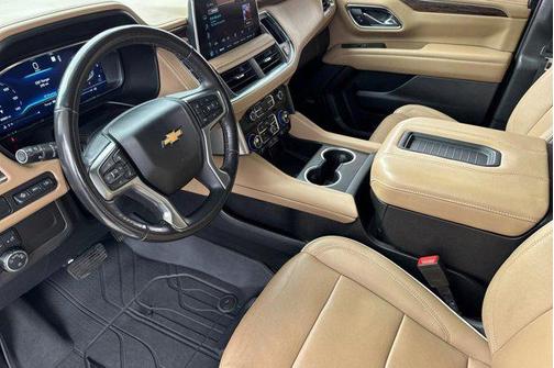 Iridescent Pearl Tricoat 2023 Chevrolet Suburban Premier