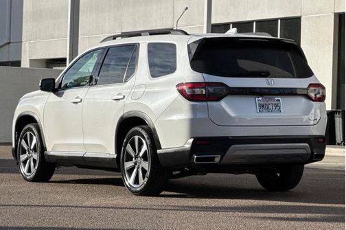 2024 Honda Pilot Touring 8-Passenger