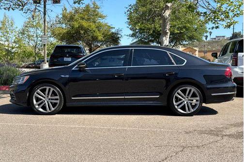 2017 Volkswagen Passat 1.8T R-Line w/Comfort
