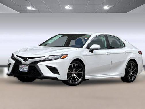 2020 Toyota Camry SE