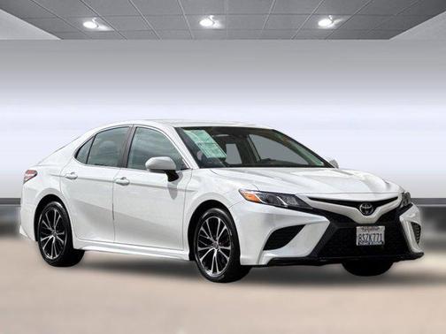 2020 Toyota Camry SE