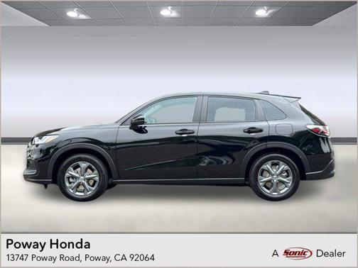 Crystal Black Pearl 2027 Honda HR-V LX