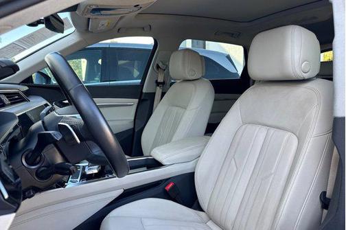 2021 Audi e-tron Premium