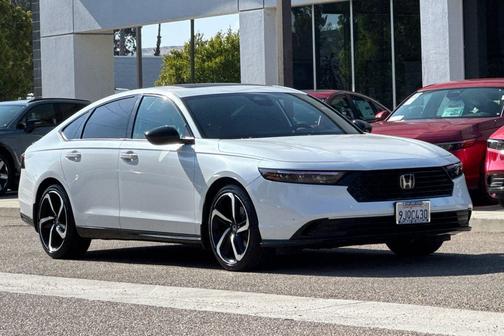 Platinum White Pearl 2023 Honda Accord Hybrid Sport-L