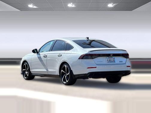 Platinum White Pearl 2023 Honda Accord Hybrid Sport-L