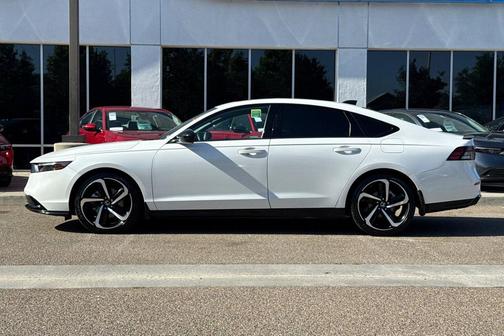 Platinum White Pearl 2023 Honda Accord Hybrid Sport-L