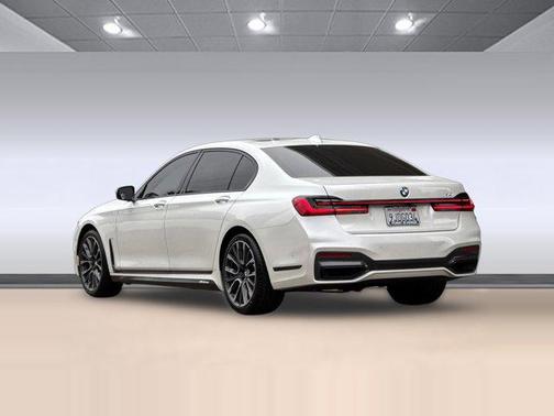 Mineral White Metallic 2020 BMW 740 740i