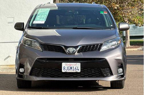 2019 Toyota Sienna SE