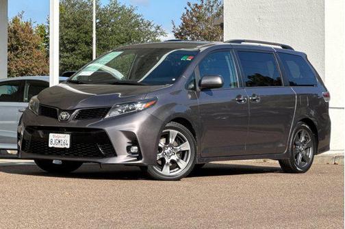 2019 Toyota Sienna SE