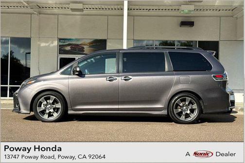 2019 Toyota Sienna SE